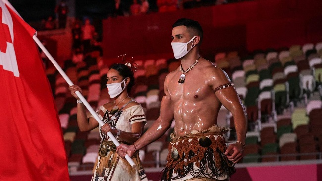 Tongan Athlete Pita Taufatofua Makes Shirtless Return to Olympics